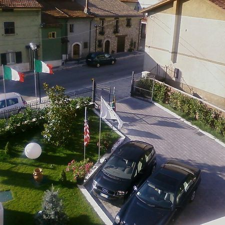 Hotel De Meis Capistrello Exterior foto