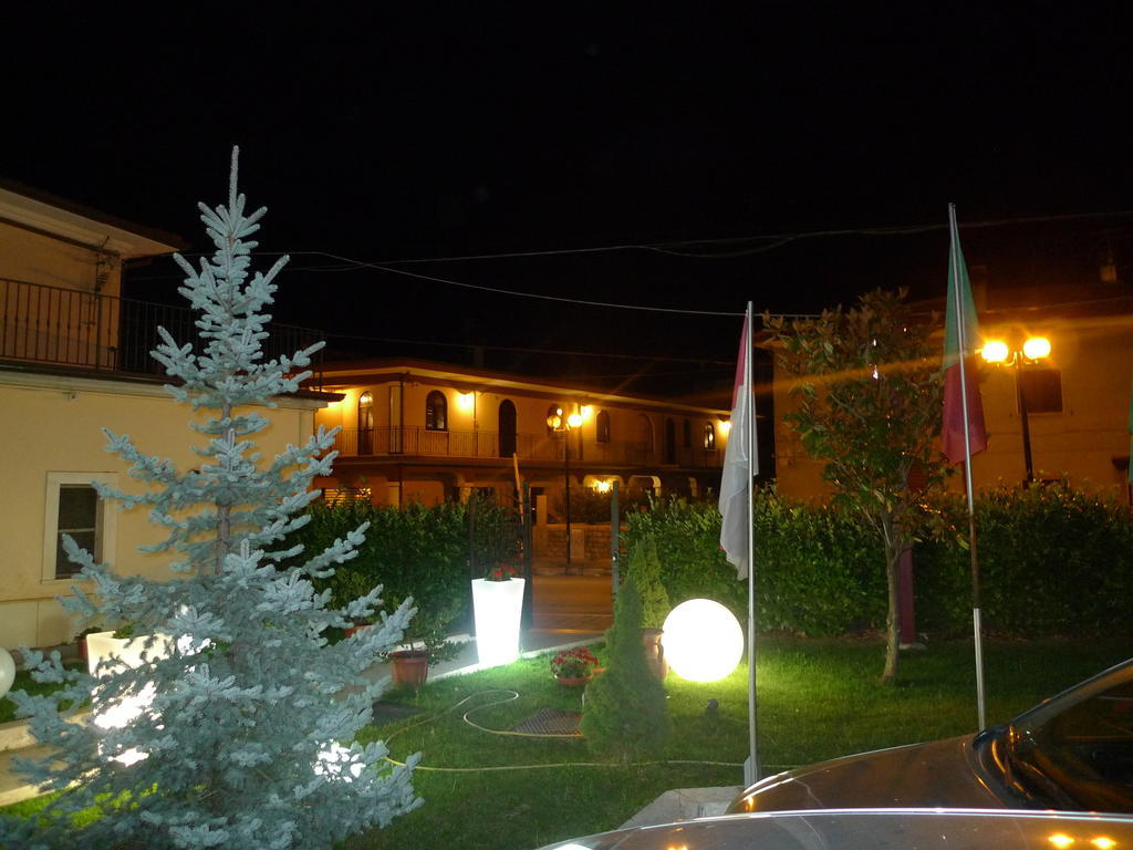 Hotel De Meis Capistrello Exterior foto