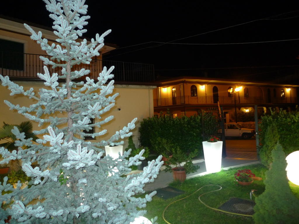 Hotel De Meis Capistrello Exterior foto