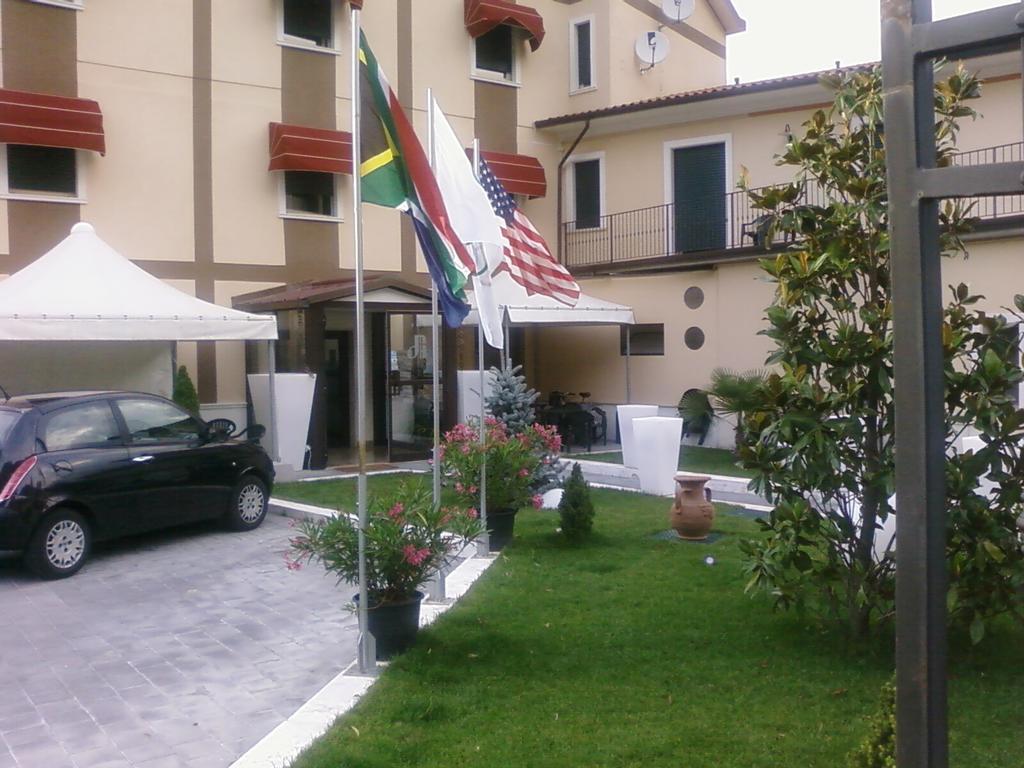 Hotel De Meis Capistrello Exterior foto