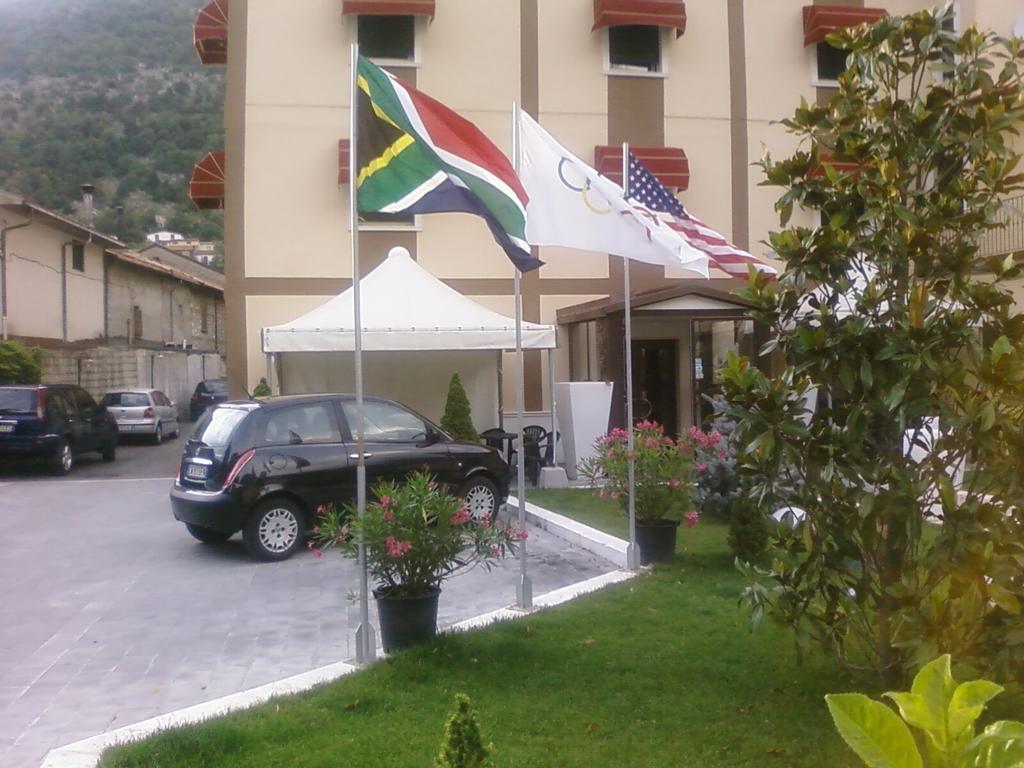Hotel De Meis Capistrello Exterior foto