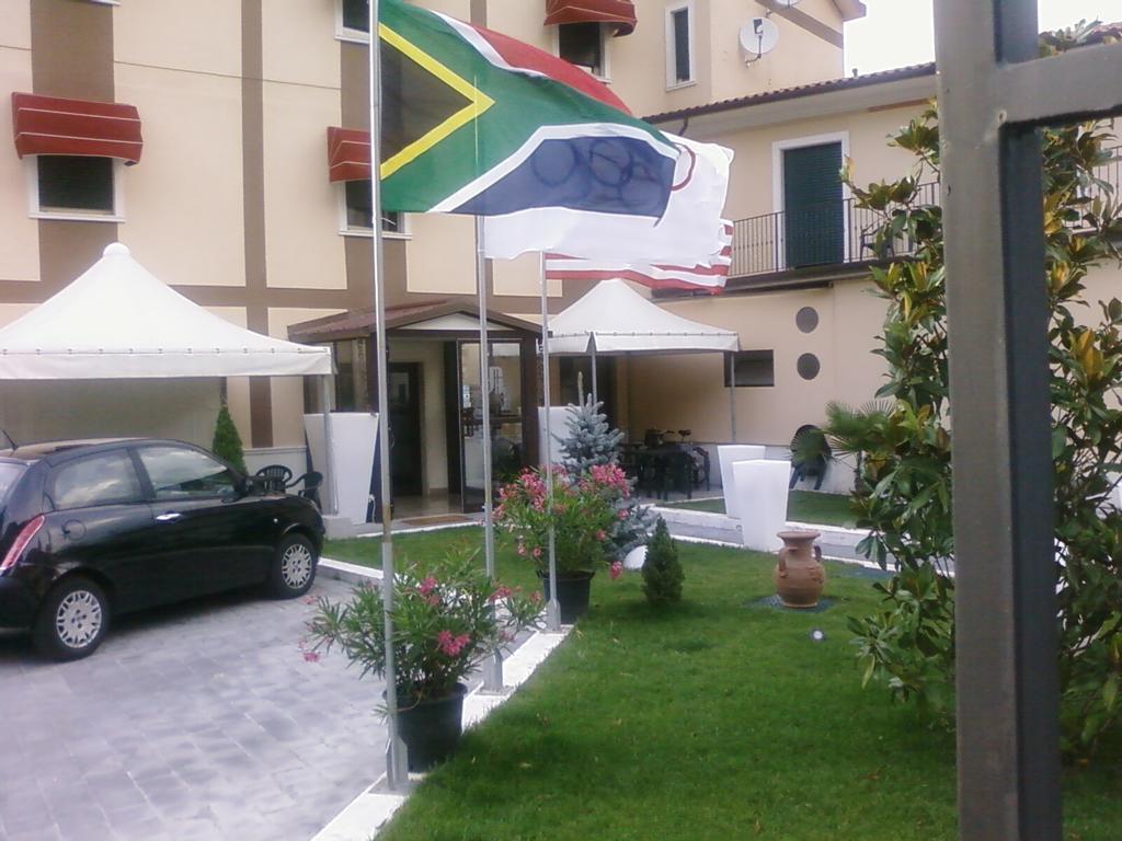 Hotel De Meis Capistrello Exterior foto