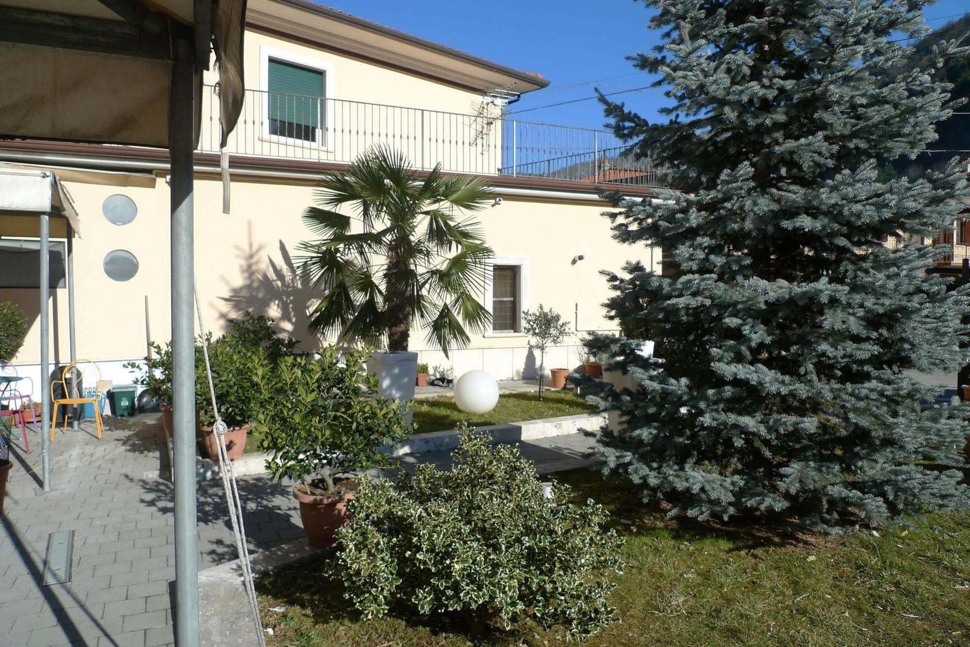 Hotel De Meis Capistrello Exterior foto